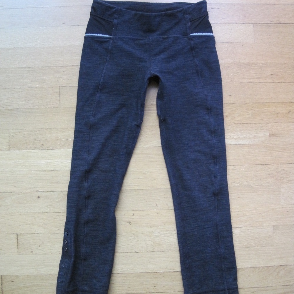 Lululemon  Buttons Convertible Crop Pants Gray Womens Size 4